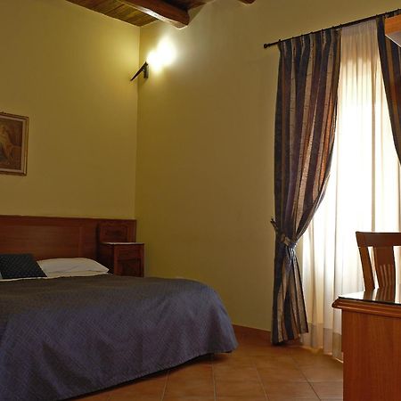 Conte Spencer Bed and Breakfast Caserta Vecchia Exterior foto